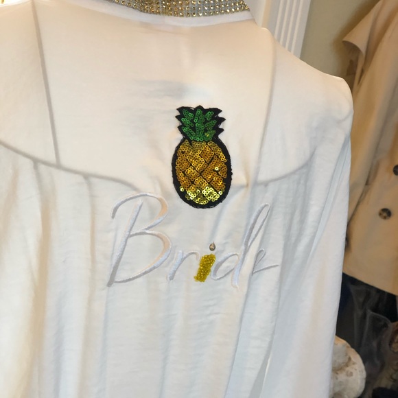 Embellished Bridal robe for your special day - Picture 2 of 8